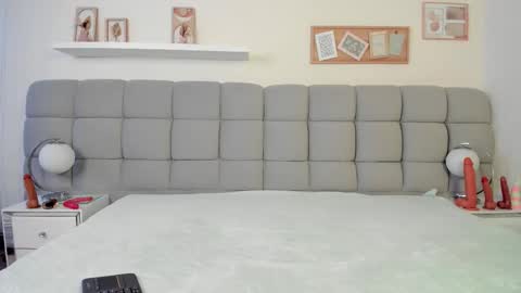 chlooe_zoe online show from October 2025 07:56:01 PM