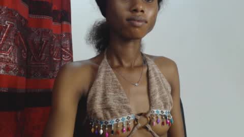 Snapshot of choco_petitqueen chatting on December 2024 10:24:01 AM choco_petitqueen online show from December 2024 10:24:01 AM