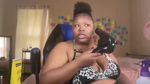 Snapshot of chocolatebunnyxx69 chatting on June 2026 05:39:02 PM Melina online show from June 2026 05:39:02 PM