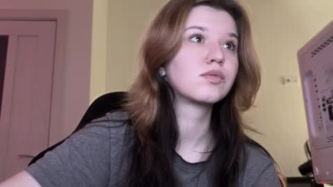 Lissa online show from December 2025 01:02:02 AM