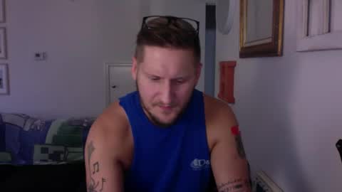 Christopher the Blue-Eye Guy online show from October 2025 04:03:02 PM