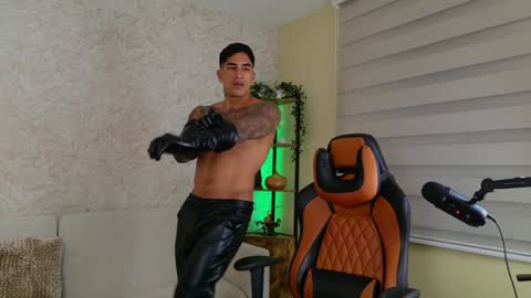 chris reilly online show from December 2024 02:42:01 AM