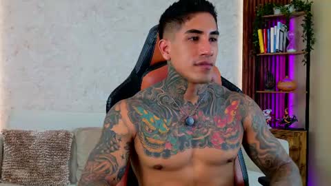 Snapshot of chris_reilly chatting on August 2026 04:27:01 PM chris reilly online show from August 2026 04:27:01 PM