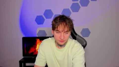 Chris Tyson online show from November 2025 07:42:02 AM