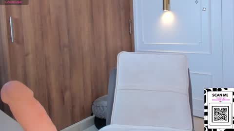 Snapshot of chrishell_ chatting on January 2025 04:48:01 AM Chrishell online show from January 2025 04:48:01 AM