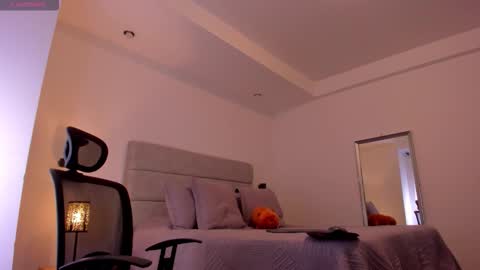 chrismorgan24 online show from November 2025 09:07:01 PM