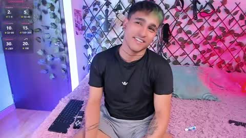 Snapshot of chriss_wg_ chatting on April 2026 07:00:02 PM Christian Wang online show from April 2026 07:00:02 PM
