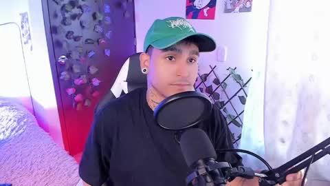 Snapshot of chriss_wg_ chatting on April 2026 08:48:01 PM Christian Wang online show from April 2026 08:48:01 PM