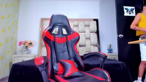 chrissevanss online show from February 2026 09:30:02 PM