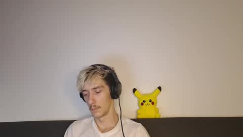 Christopher online show from October 2025 04:47:01 PM