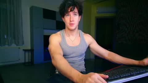 UPVOTE ME ------  ILL DO SOMETHING FOR FREE online show from July 2026 06:39:02 PM