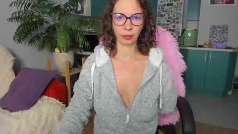Snapshot of christina_hot chatting on May 2026 08:39:02 PM Chris online show from May 2026 08:39:02 PM