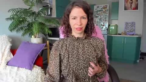 Snapshot of christina_hot chatting on June 2026 11:01:02 AM Chris online show from June 2026 11:01:02 AM