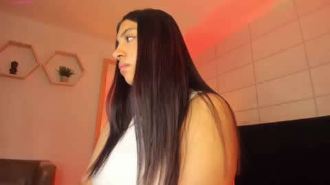 Christine  online show from November 2025 12:05:02 PM