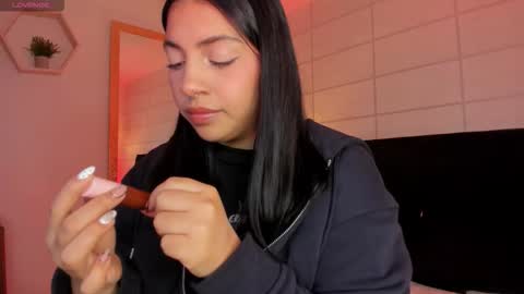 Christine  online show from December 2025 12:03:02 PM