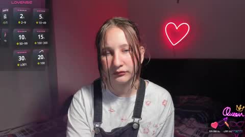 christyw3b online show from May 2026 07:44:02 PM