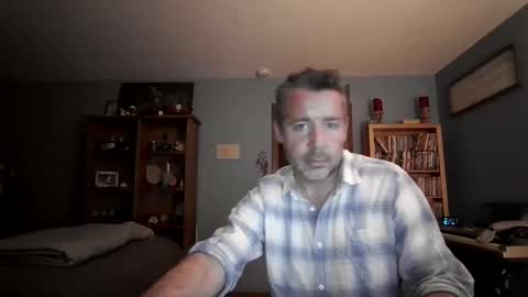 chrisw8121 online show from December 2025 10:59:02 PM