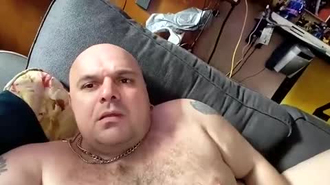 chubbyman40 online show from April 2026 03:04:02 PM