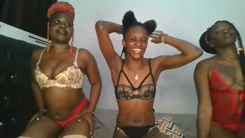 chyna_baibe online show from October 2025 06:50:02 PM