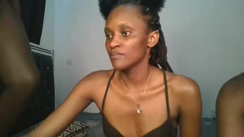 chyna_baibe online show from October 2025 11:44:01 AM