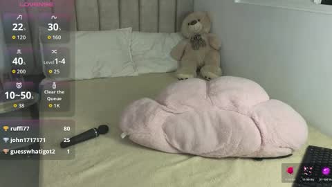 Mia online show from February 2026 03:51:02 AM