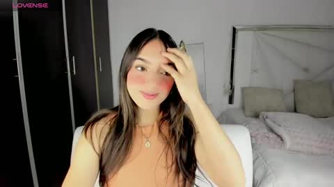 Snapshot of cieloo_ chatting on February 2025 02:43:01 PM CIELO online show from February 2025 02:43:01 PM