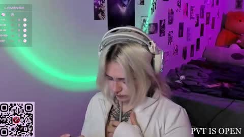 Helen and Teya online show from December 2025 03:07:01 PM