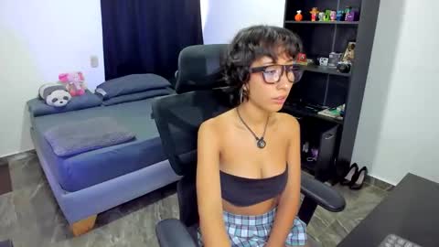 Snapshot of cinamon_kingdom chatting on May 2026 09:08:01 PM Luna and Sebas online show from May 2026 09:08:01 PM