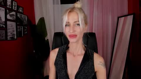 Cindy online show from October 2025 10:13:02 AM