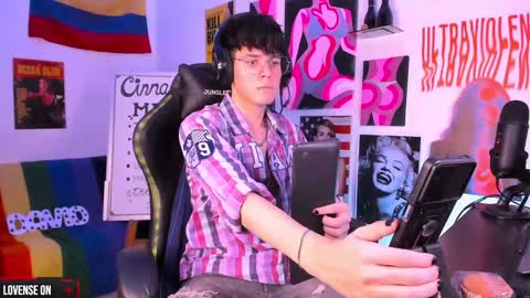 David     Independent Model online show from January 2025 04:47:01 AM