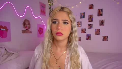Snapshot of cinniaa_ chatting on June 2026 05:39:02 PM cinniaa online show from June 2026 05:39:02 PM