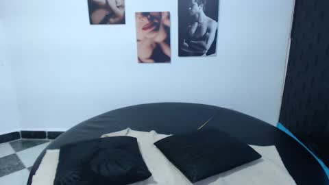 Cinthya online show from October 2025 03:47:02 PM