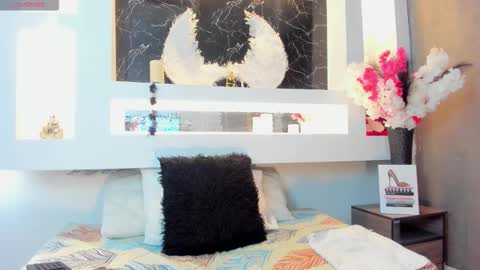 Cinthya  online show from September 2025 12:09:02 PM