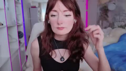 Snapshot of cissy_glitter chatting on June 2026 01:15:01 PM Cissy Glitter online show from June 2026 01:15:01 PM