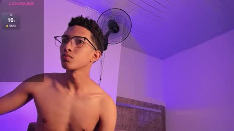 Snapshot of cj_davis1 chatting on September 2025 12:37:02 PM cj_davis1 online show from September 2025 12:37:02 PM