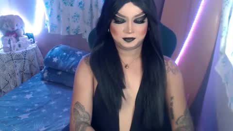 Snapshot of cj_parker69 chatting on April 2026 08:28:01 AM QUEEN CESS online show from April 2026 08:28:01 AM