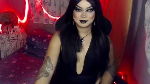 Snapshot of cj_parker69 chatting on April 2026 05:37:01 PM QUEEN CESS online show from April 2026 05:37:01 PM