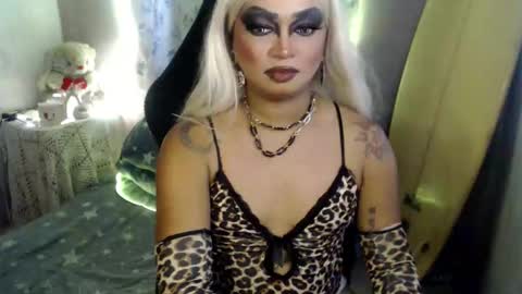 Snapshot of cj_parker69 chatting on May 2026 12:30:01 AM QUEEN CESS online show from May 2026 12:30:01 AM