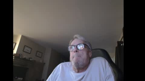 Snapshot of cjscout chatting on December 2024 02:03:02 AM cjscout online show from December 2024 02:03:02 AM