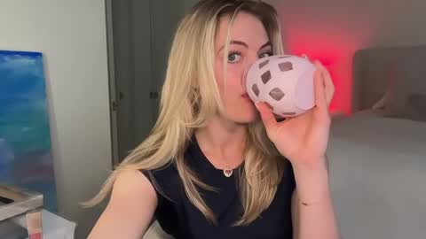 clairebrooksxo online show from April 2026 03:25:02 PM