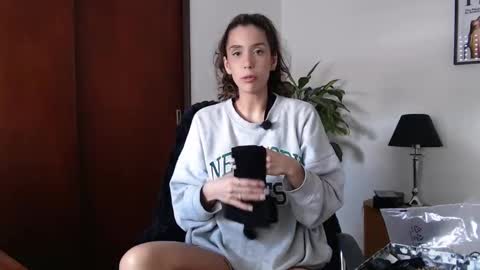 clairevarhol online show from October 2025 04:08:02 PM