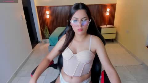 C L A R A  online show from February 2026 07:21:02 PM