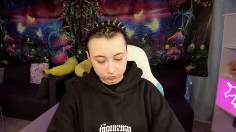 Snapshot of clarabenson chatting on April 2026 08:57:01 PM clarabenson online show from April 2026 08:57:01 PM