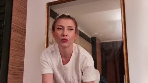 Clara online show from September 2025 03:50:02 AM