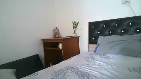 claralafontaine online show from April 2026 08:28:02 AM