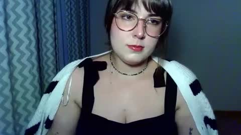 Snapshot of claralovely chatting on July 2026 06:43:02 PM Clara online show from July 2026 06:43:02 PM