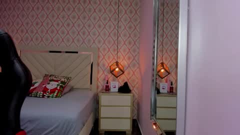 Snapshot of clarise_hall chatting on January 2025 07:18:02 PM C L A R I S E online show from January 2025 07:18:02 PM