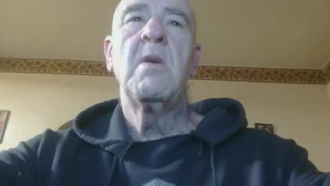 Snapshot of classic_rock_and_oldies chatting on May 2026 09:28:02 AM Pizza online show from May 2026 09:28:02 AM