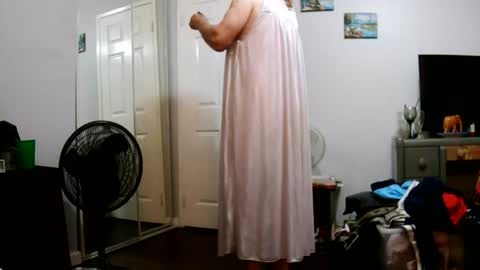 Claudia online show from July 2026 01:59:01 PM