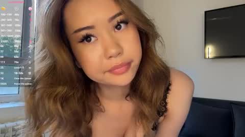 Lili online show from April 2026 01:23:01 PM